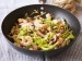 panev-wok-s-krevetami-a-houbami